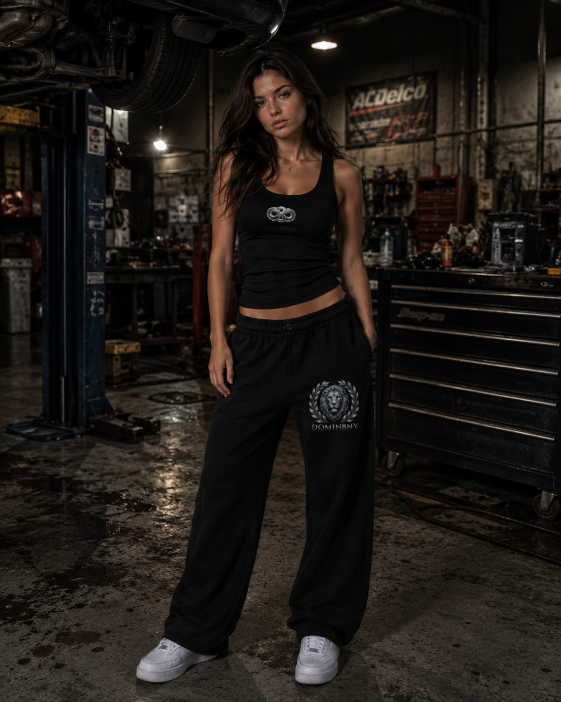 Women's Lion Design Slim-Fit Flared Sweatpants