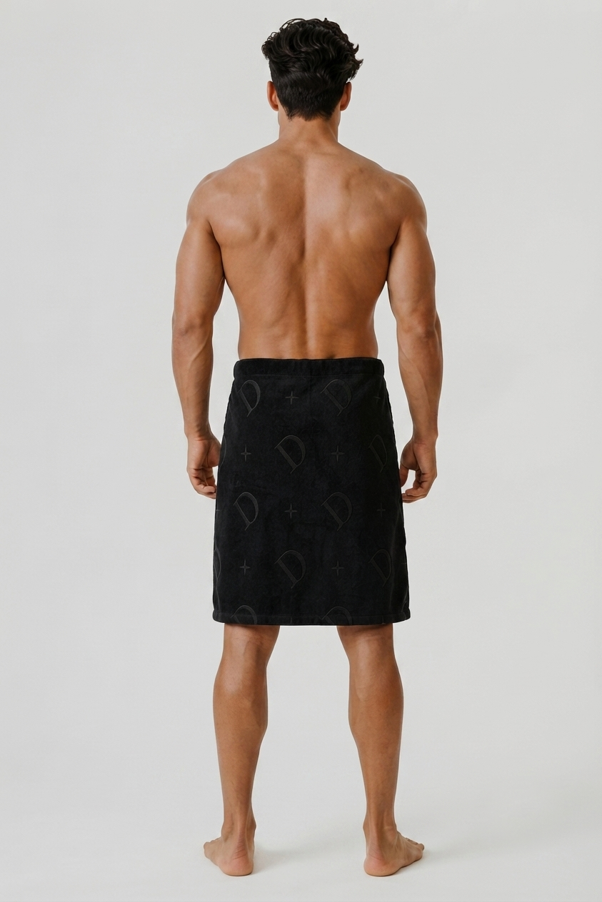 DOMIN8NY microfiber bath towel, travel lifestyle view
